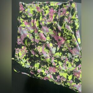 Size 12 Hotty hot HR Lululemon shorts